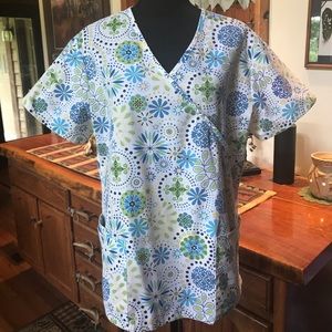 SB Scrub top